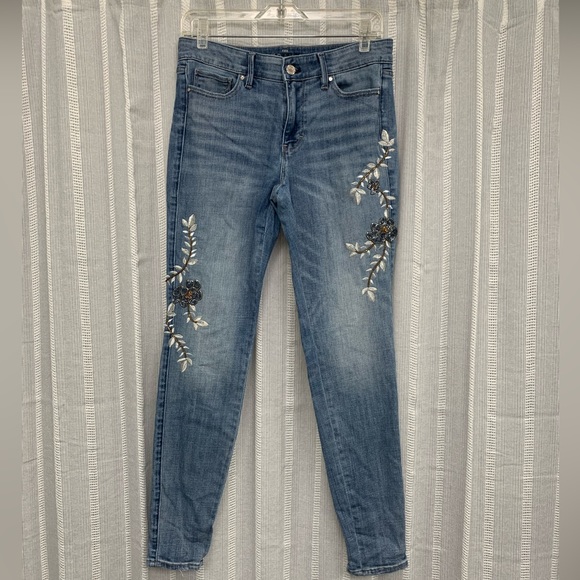 White House Black Market Denim - White House Black Market Embroidered Beaded Everyday Soft Skinny Jeans Size 4